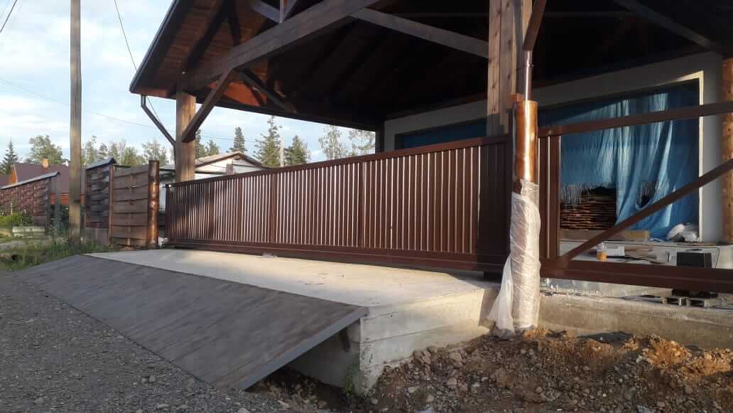 Ворота в п.Светлый Яр